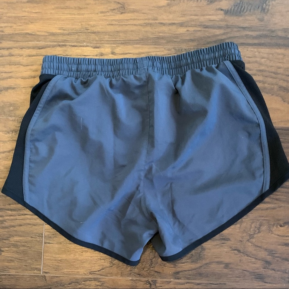 Under Armour - Running Short - Picture 2 of 5